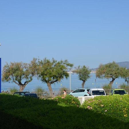 Les Pieds Dans L'Eau Apartman Saint-Cyr-sur-Mer Kültér fotó